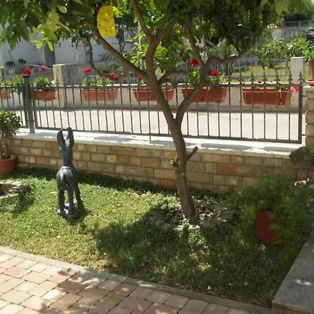 Peaceful With Style - *